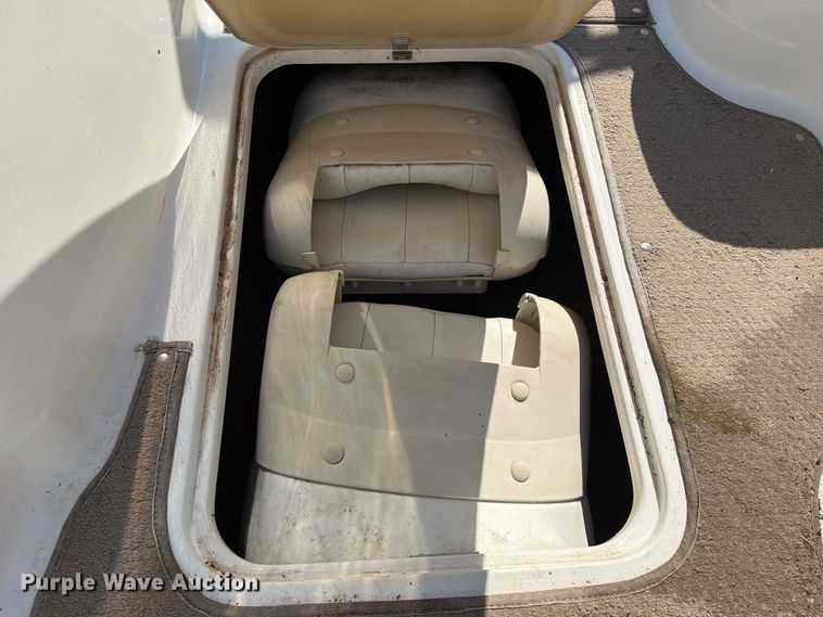 image for item EX2588 2005 Glastron 1900 BR boat