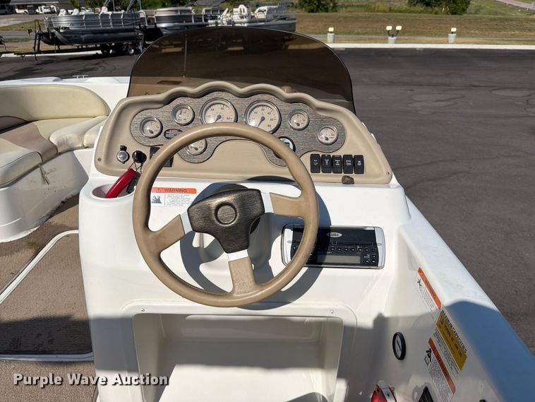image for item EX2588 2005 Glastron 1900 BR boat
