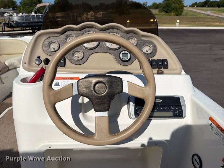 image for item EX2588 2005 Glastron 1900 BR boat
