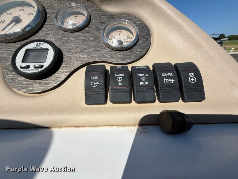 image for item EX2588 2005 Glastron 1900 BR boat