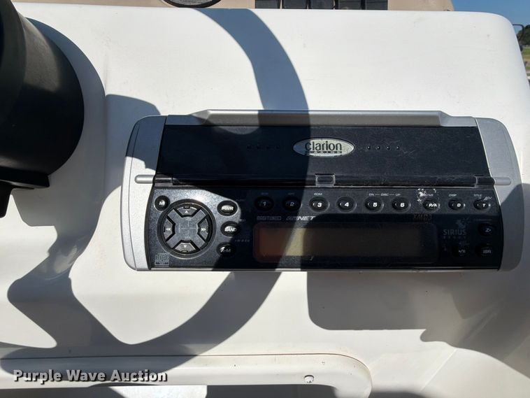 image for item EX2588 2005 Glastron 1900 BR boat
