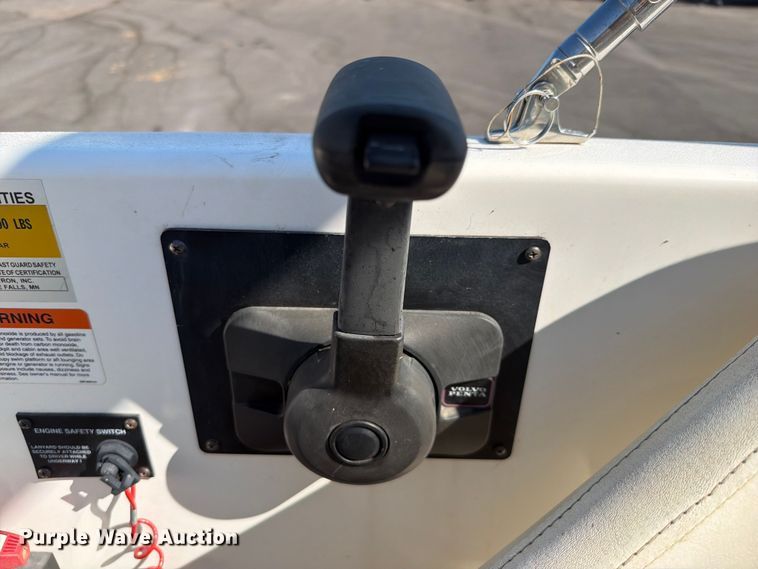 image for item EX2588 2005 Glastron 1900 BR boat