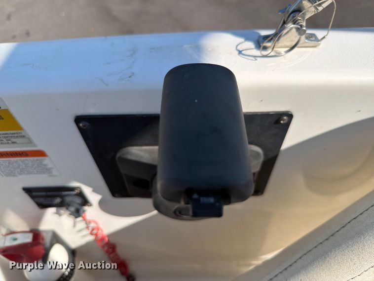 image for item EX2588 2005 Glastron 1900 BR boat