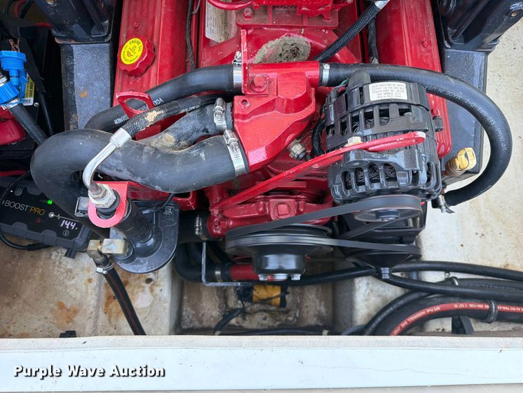 image for item EX2588 2005 Glastron 1900 BR boat