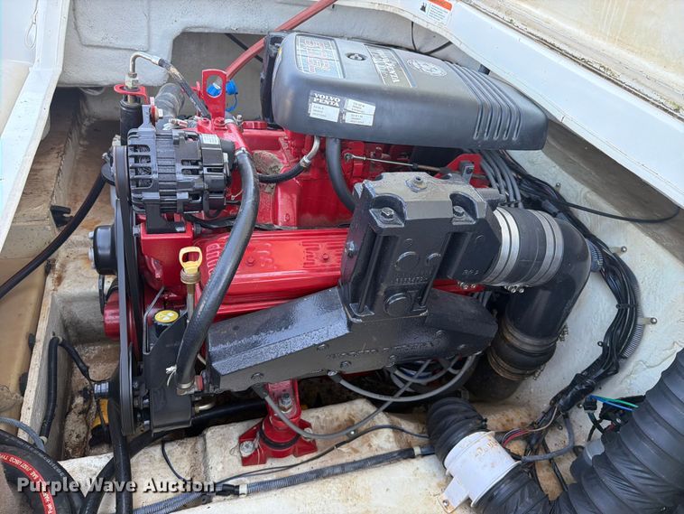 image for item EX2588 2005 Glastron 1900 BR boat