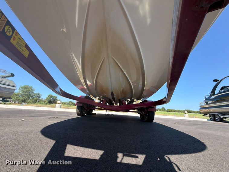 image for item EX2588 2005 Glastron 1900 BR boat