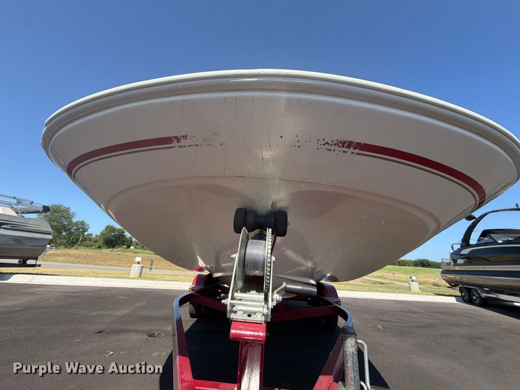 image for item EX2588 2005 Glastron 1900 BR boat