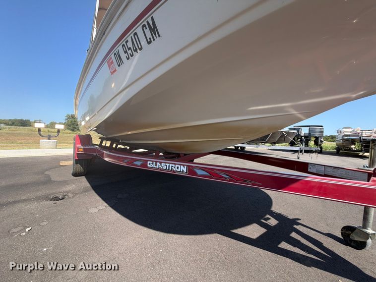 image for item EX2588 2005 Glastron 1900 BR boat