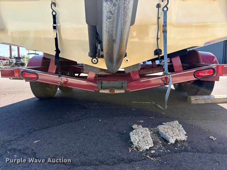image for item EX2588 2005 Glastron 1900 BR boat