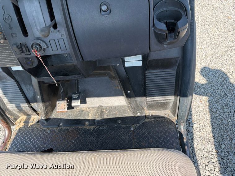 image for item EX4121 2014 Club Car XRT 950 utility vehicle