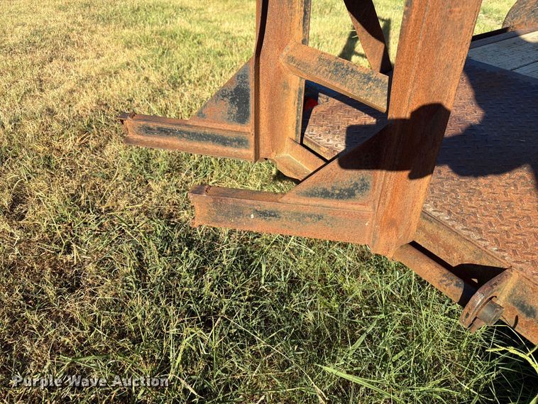 image for item EX4125 2010 Starlight equipment trailer