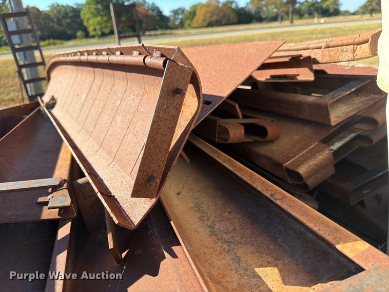 image for item EX4125 2010 Starlight equipment trailer