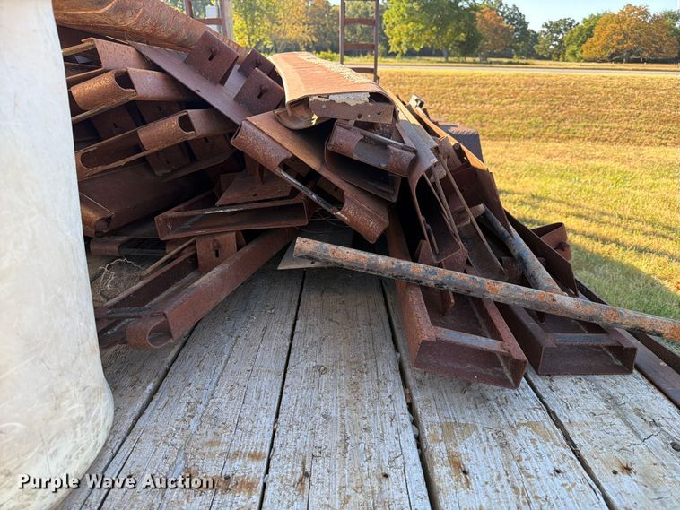 image for item EX4125 2010 Starlight equipment trailer