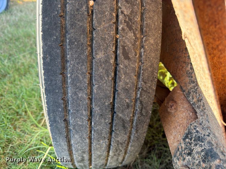 image for item EX4125 2010 Starlight equipment trailer