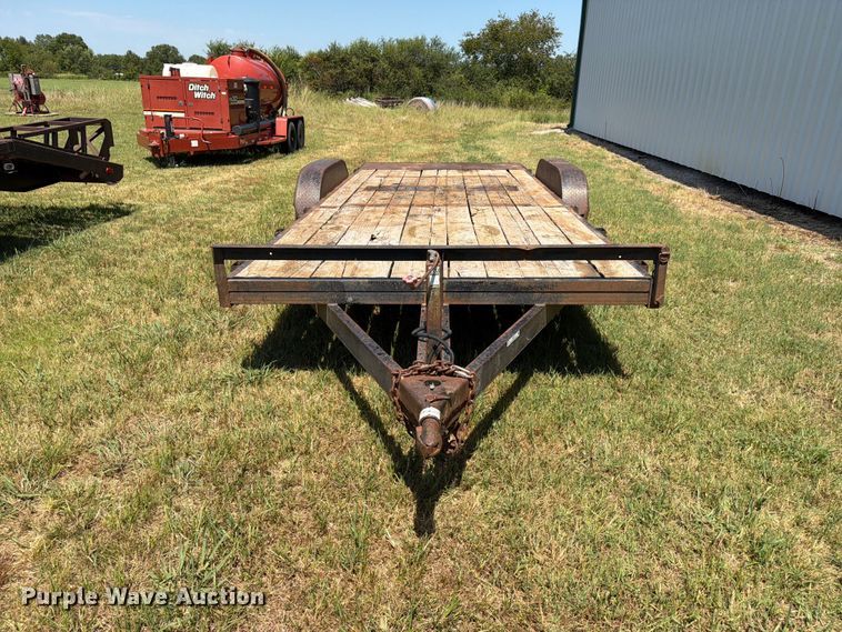 image for item EX4131 2006 Starlite flatbed trailer