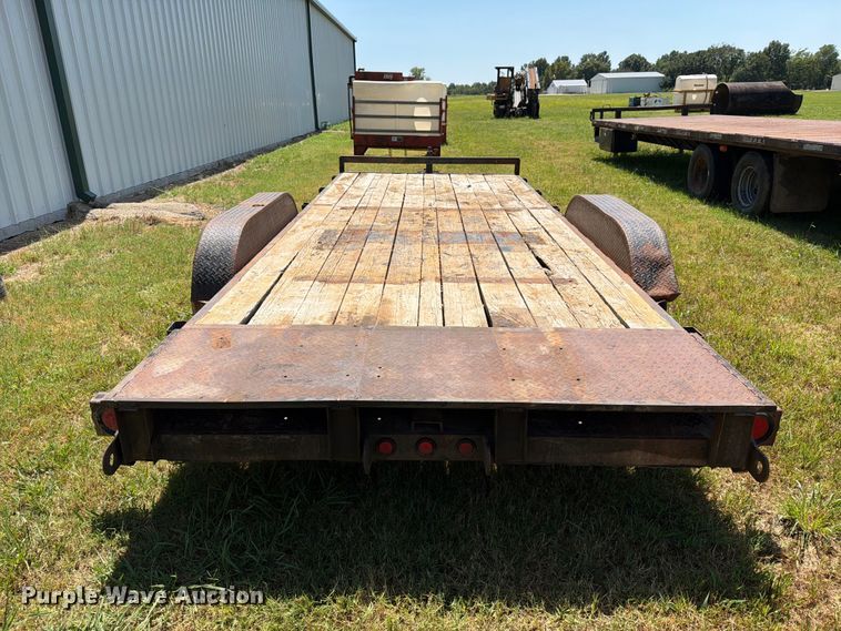 image for item EX4131 2006 Starlite flatbed trailer