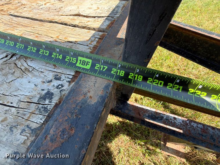 image for item EX4131 2006 Starlite flatbed trailer