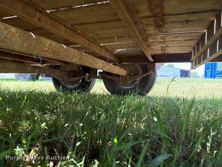 image for item EX4131 2006 Starlite flatbed trailer