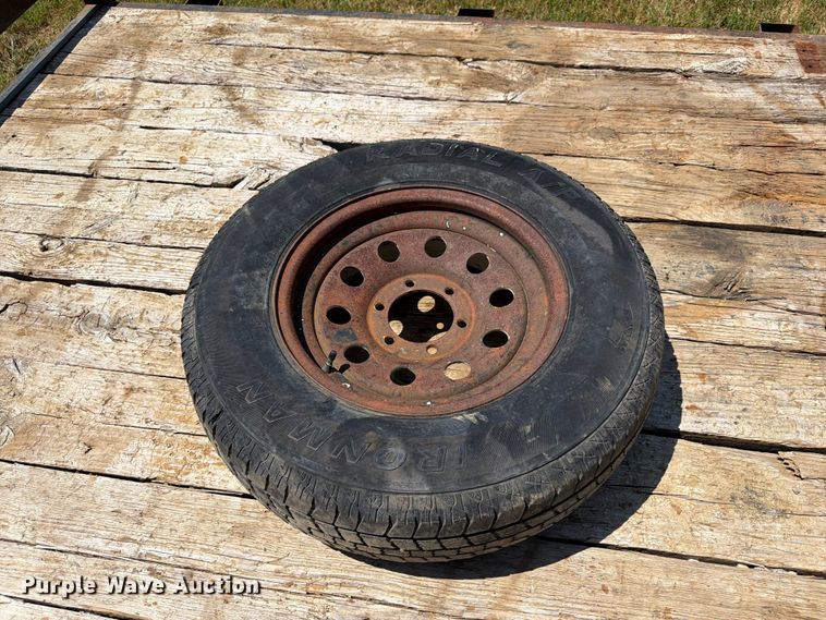 image for item EX4131 2006 Starlite flatbed trailer