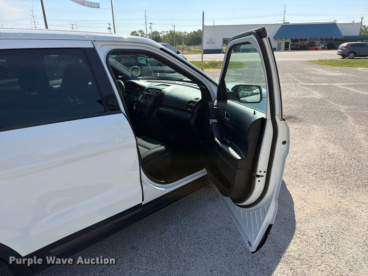 image for item EX4142 2017 Ford Explorer Police SUV