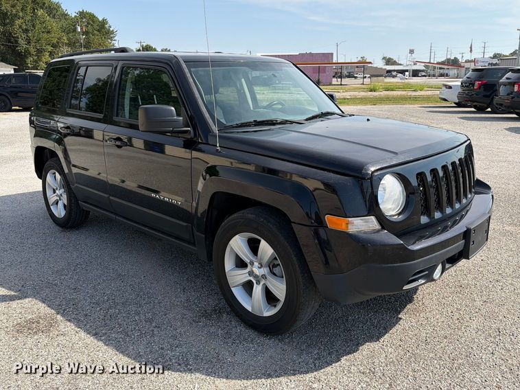 image for item EX4143 2016 Jeep Patriot Latitude SUV
