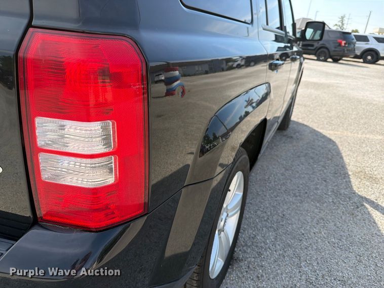 image for item EX4143 2016 Jeep Patriot Latitude SUV