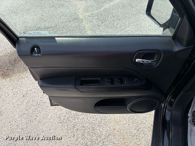 image for item EX4143 2016 Jeep Patriot Latitude SUV