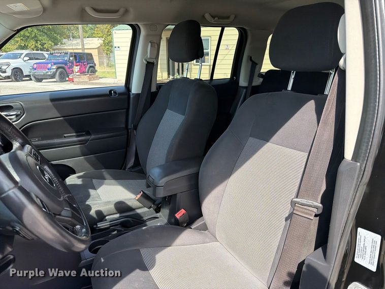 image for item EX4143 2016 Jeep Patriot Latitude SUV
