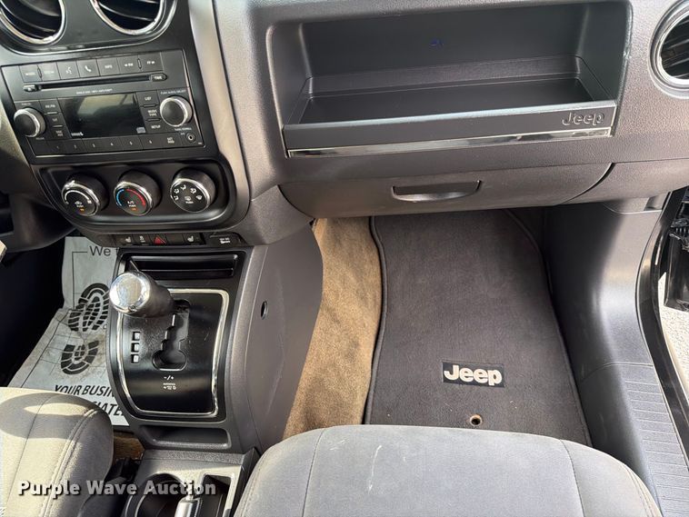 image for item EX4143 2016 Jeep Patriot Latitude SUV