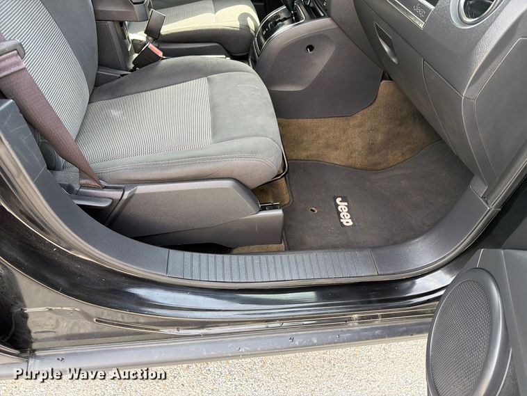 image for item EX4143 2016 Jeep Patriot Latitude SUV