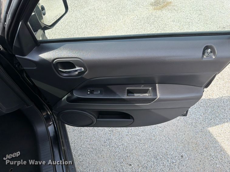 image for item EX4143 2016 Jeep Patriot Latitude SUV