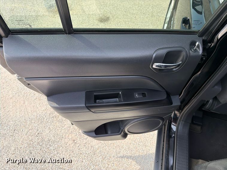 image for item EX4143 2016 Jeep Patriot Latitude SUV