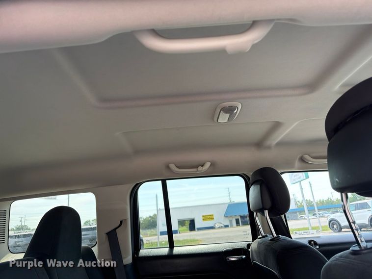 image for item EX4143 2016 Jeep Patriot Latitude SUV