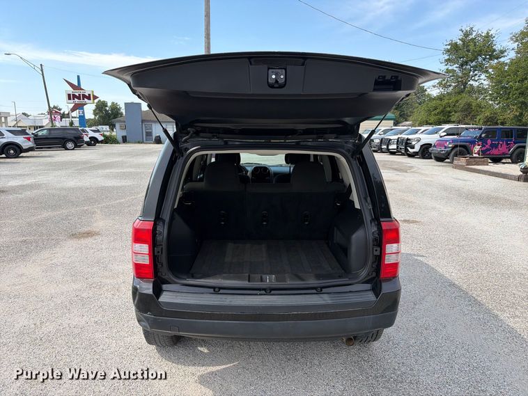 image for item EX4143 2016 Jeep Patriot Latitude SUV
