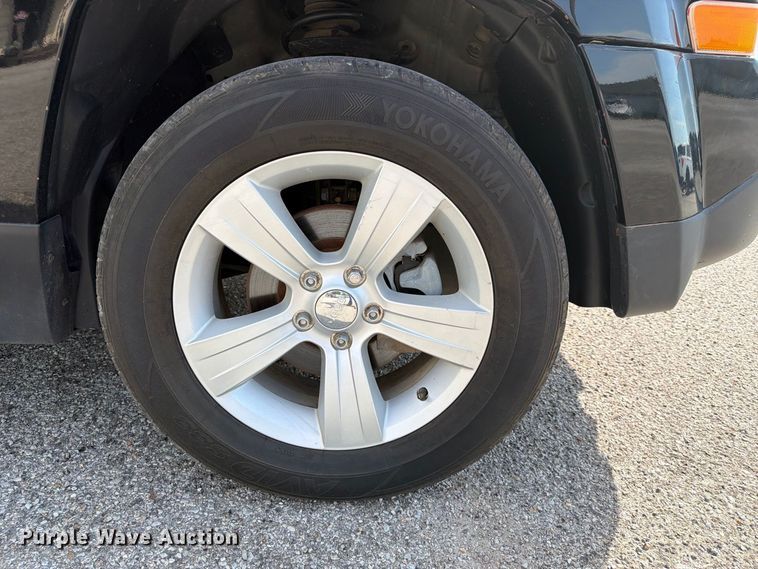 image for item EX4143 2016 Jeep Patriot Latitude SUV
