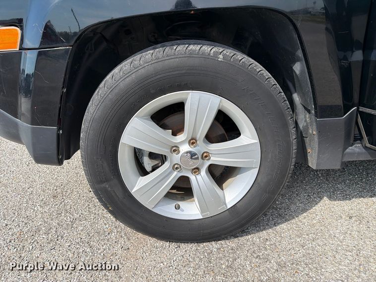 image for item EX4143 2016 Jeep Patriot Latitude SUV