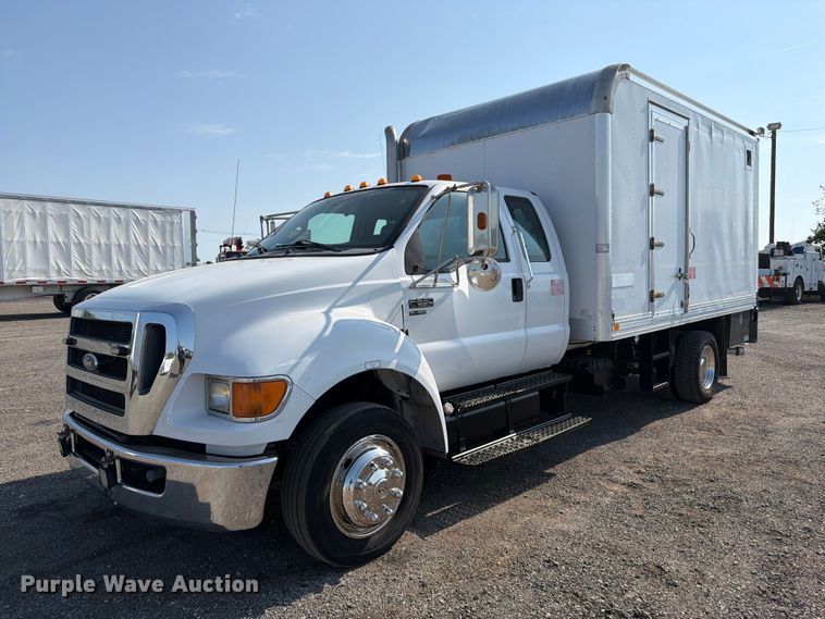 image for item FB5036 2011 Ford F-650 Super Duty utility / service truck