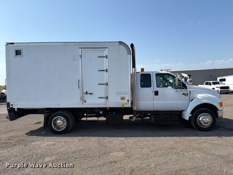 image for item FB5036 2011 Ford F-650 Super Duty utility / service truck