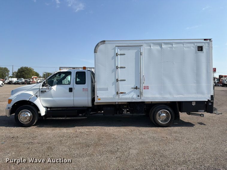 image for item FB5036 2011 Ford F-650 Super Duty utility / service truck