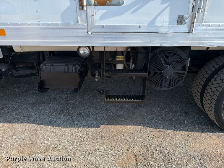 image for item FB5036 2011 Ford F-650 Super Duty utility / service truck