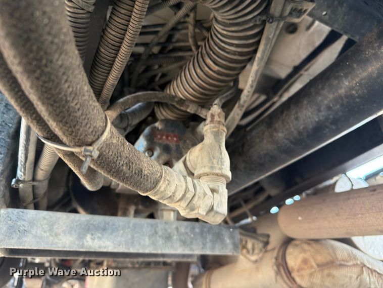 image for item FB5036 2011 Ford F-650 Super Duty utility / service truck