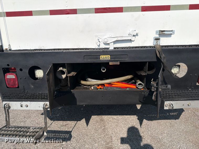 image for item FB5036 2011 Ford F-650 Super Duty utility / service truck