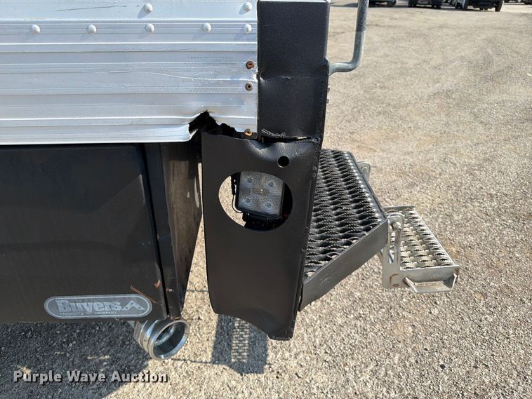 image for item FB5036 2011 Ford F-650 Super Duty utility / service truck
