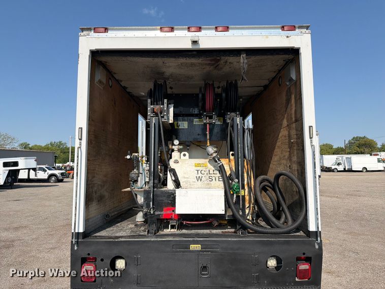 image for item FB5036 2011 Ford F-650 Super Duty utility / service truck