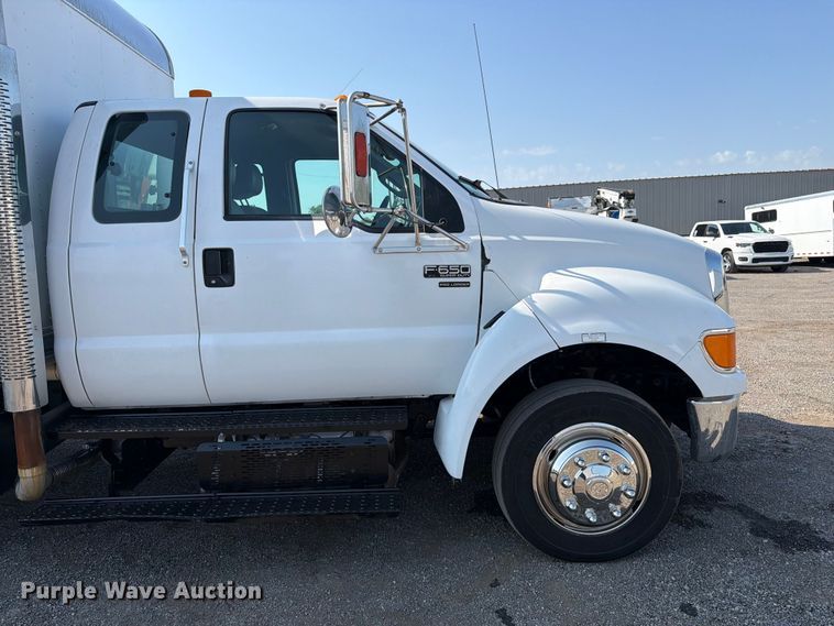 image for item FB5036 2011 Ford F-650 Super Duty utility / service truck