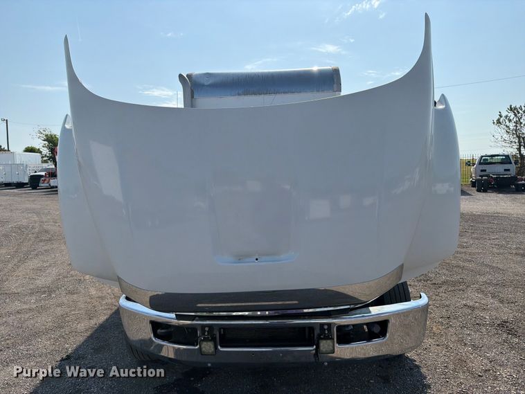image for item FB5036 2011 Ford F-650 Super Duty utility / service truck