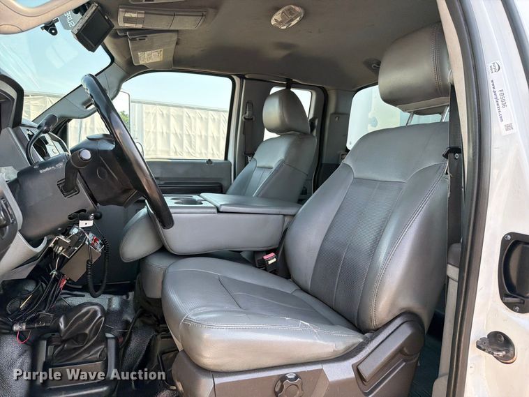 image for item FB5036 2011 Ford F-650 Super Duty utility / service truck