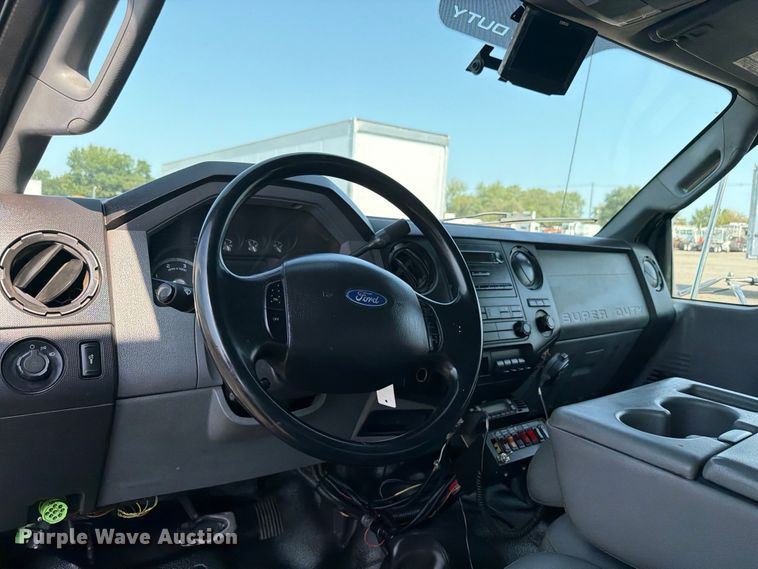 image for item FB5036 2011 Ford F-650 Super Duty utility / service truck