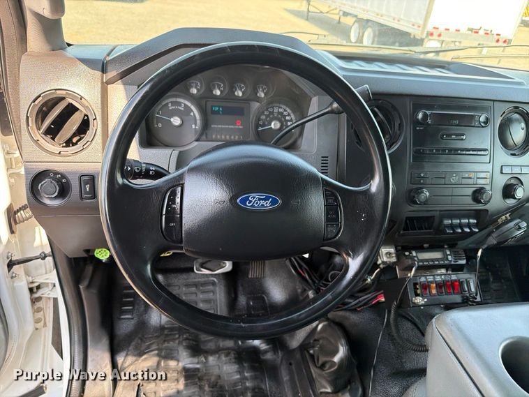 image for item FB5036 2011 Ford F-650 Super Duty utility / service truck
