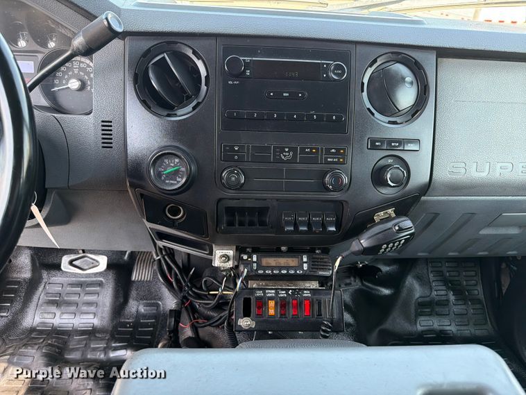 image for item FB5036 2011 Ford F-650 Super Duty utility / service truck